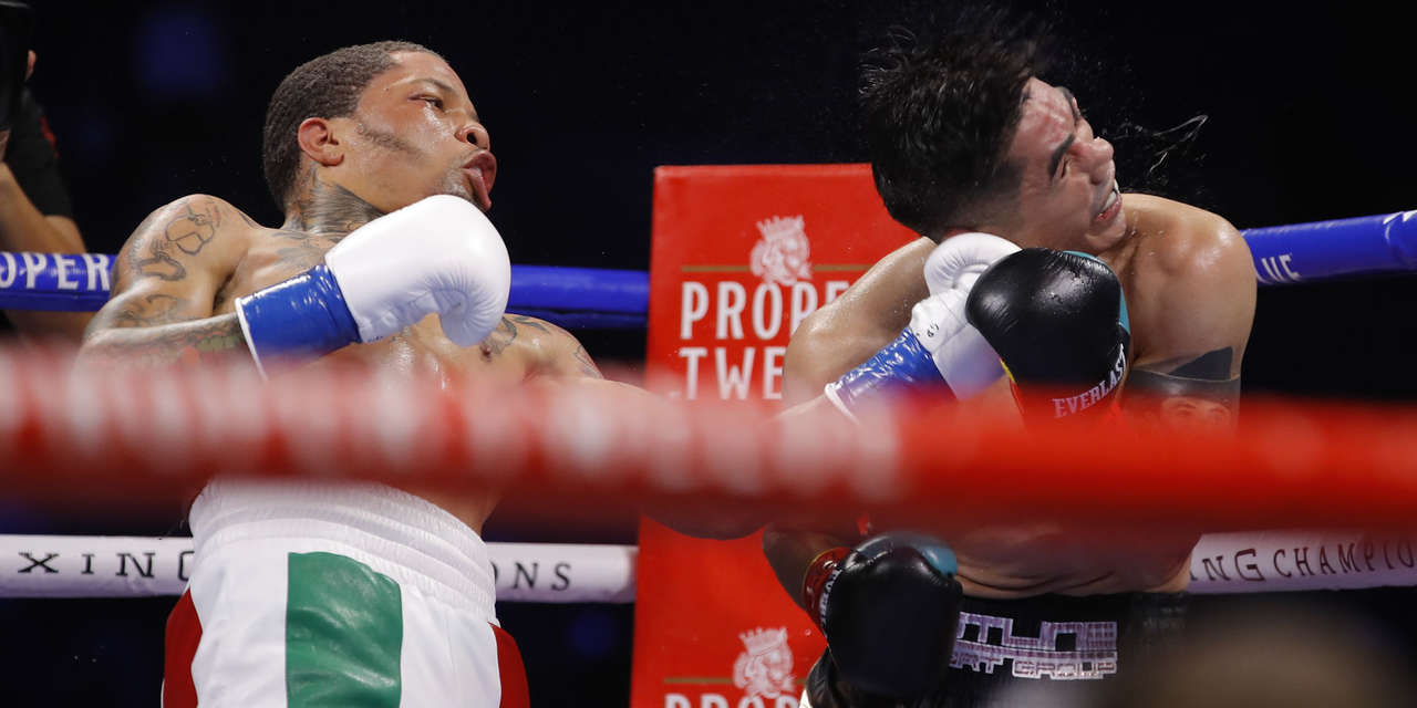 Gervonta Davis KOs Leo Santa Cruz With Vicious Uppercut Showtime